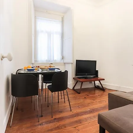 Castelo Typical By Homing Lisbon